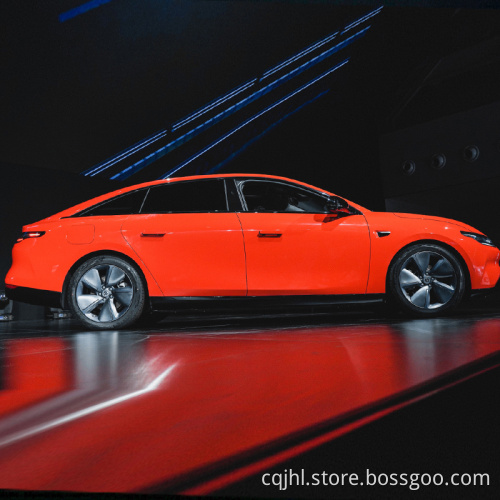Nuove e grandi macchine per auto e grandi Leapmotor C01 e Top Edition Leapmotor C11 Cinque sedili Berlina Dual Motore a quattro ruote Auto elettriche